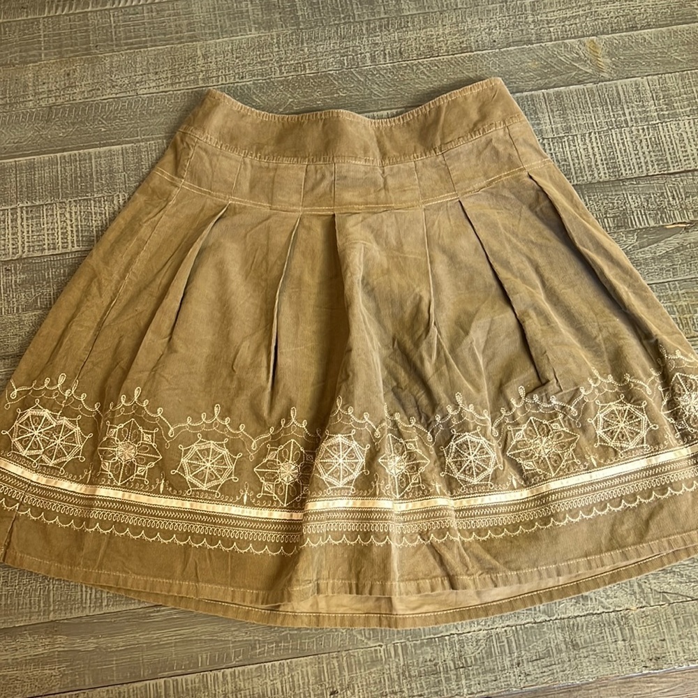Loft‎ skirt